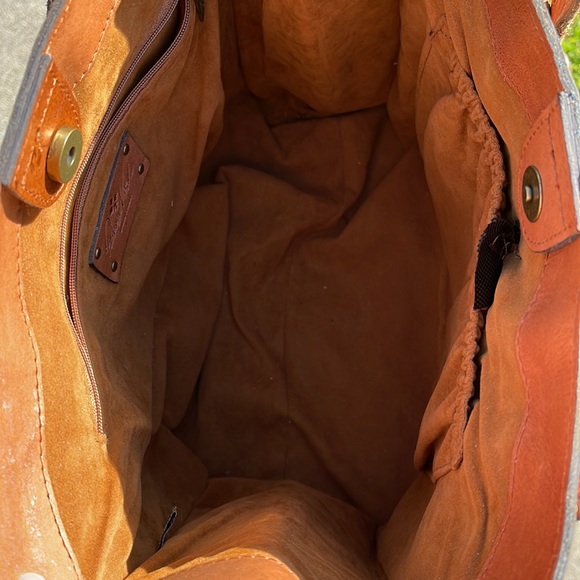 Patricia Nash Toscano tote with studs and rivets - Picture 4 of 10